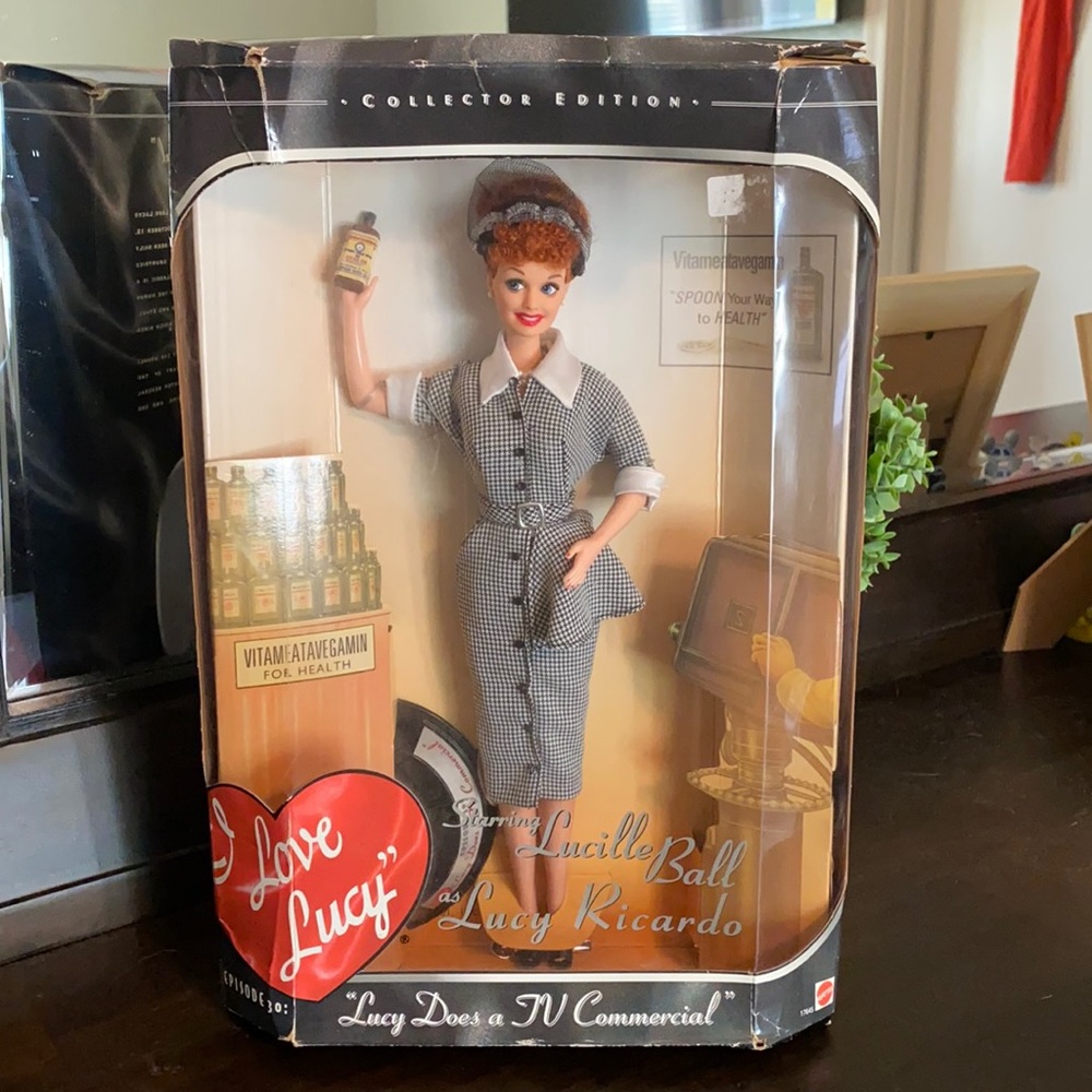 I love Lucy Barbie - Picture 1 of 5